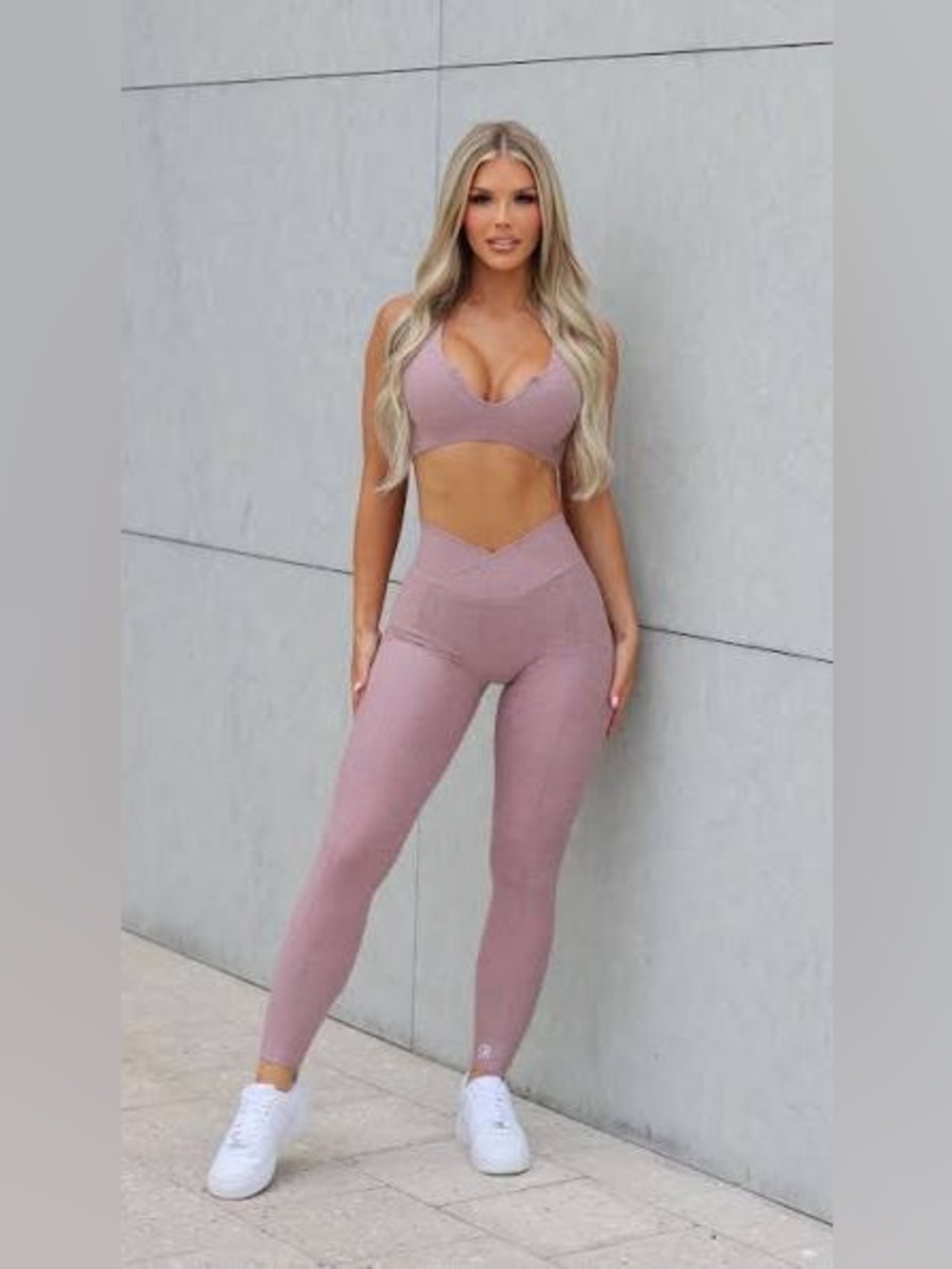 Bombshell Sportswear Ace Bra & Contour Leggings Set